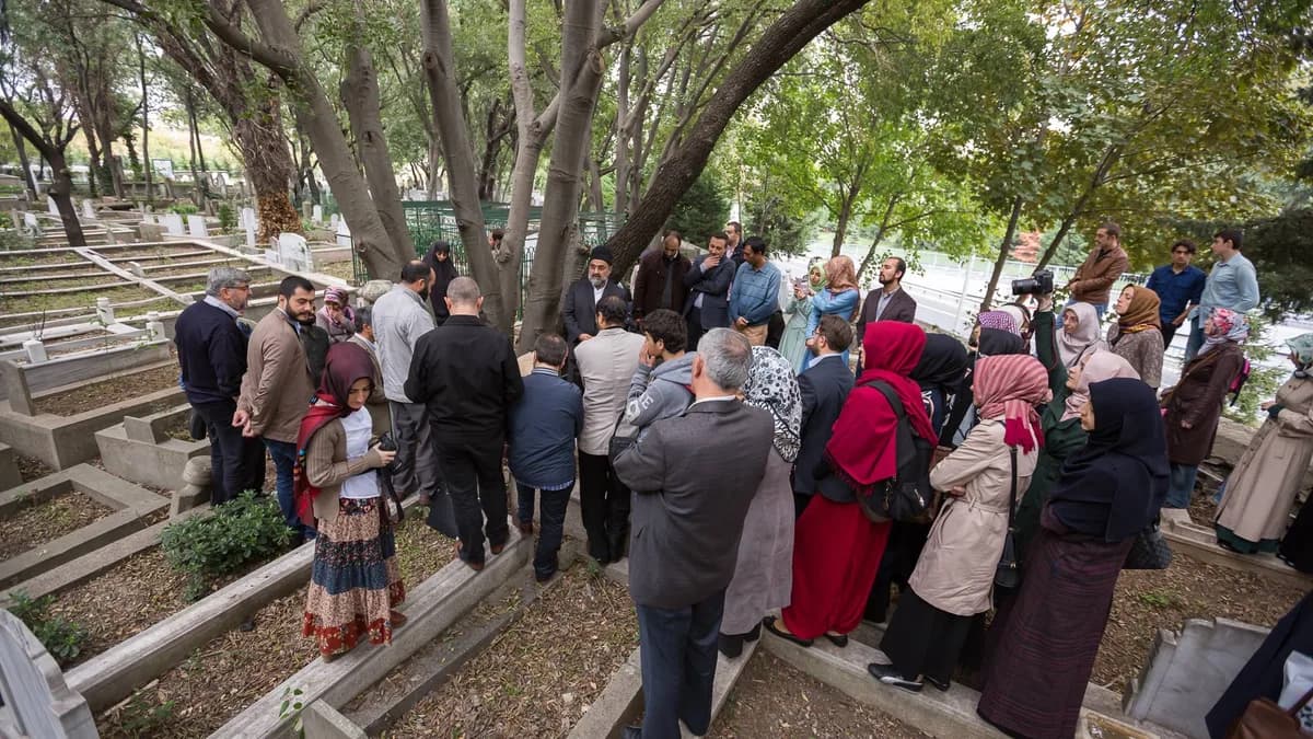 Edirnekapı Mihrimah Sultan Camii Bayramlaşması — BİKSAD arşivinden fotoğraf